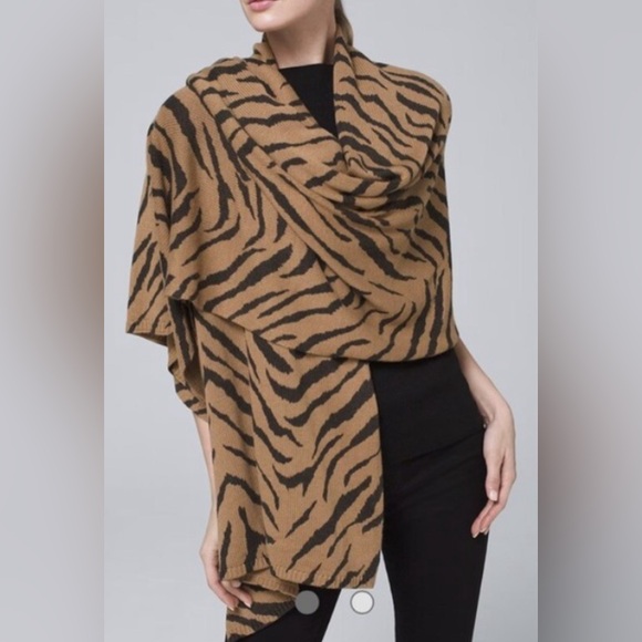 Cashmere Blend Animal Print Wrap WHBM - Picture 2 of 3